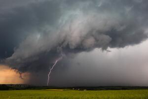 Servicio Meteorológico confirma cinco tornados en Nueva Jersey y Nueva York tras intensas tormentas.