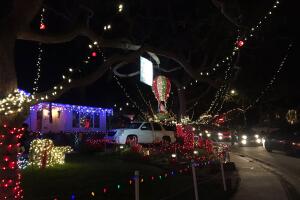 Impresionantes alumbrados navideños en Los Ángeles