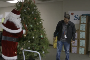 Arbol de navidad y Santa Claus