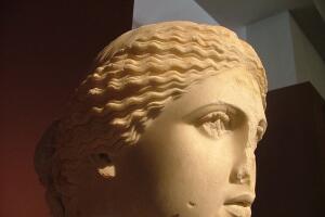 800px-Aphrodite_Bust3.JPG