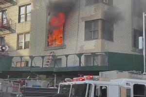 Varios niños fueron rescatados por vecinos.