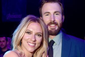 Chris Evans y Scarlett Johansson 