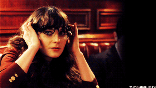 reacciones-de-zooey-deschanel-1.gif