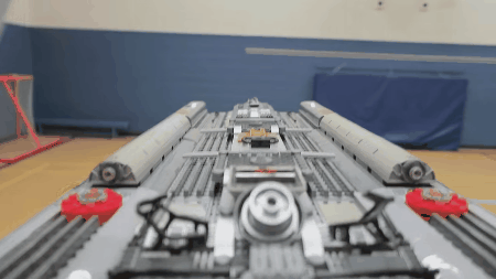 Arma de Doom hecha en base a legos