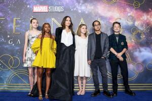 Angelina-Jolie-e-hijos