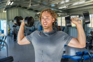 homem-musculacao-militar-0918-1400x800.jpg