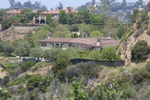 EXC Prince Harry - Meghan Markle Mansion