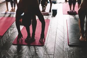 clase-yoga-bikram.jpg