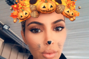 Kim Kardashian como Selena Quintanilla