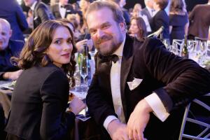david-harbour-winona-ryder_1.jpg