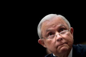 El fiscal general, Jeff Sessions, testifica ante el Comité Judicial de la Cámara de Representantes, el 14 de noviembre de 2017.
