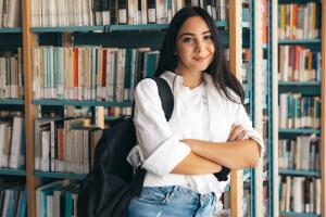 El sistema de colegios comunitarios de California comprende 116 instituciones distribuidas a lo largo y ancho del estado, abarcando diversos paisajes que van desde montañas hasta costas, y desde zonas rurales hasta grandes ciudades. Cada institución ofrece una amplia gama de programas educativos adaptados a las características únicas de la región.

