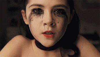 la-huerfana-isabelle-fuhrman.gif