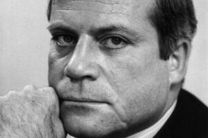 oliver-reed-1979.jpg