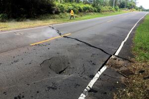 Hundreds Forced To Evacuate After Hawaii's Kilauea Volcano Erupts