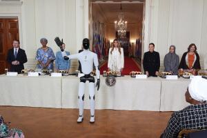 melania robot figure 03 evento casa blanca miércoles 25 marzo 2026 características humanoide (2).jpeg