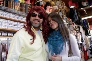 El Pelón con cabello.