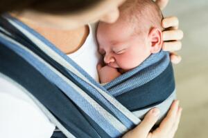 sling-bebe-recem-nascido-1216-1400x800.jpg