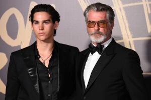 Paris y Pierce Brosnan