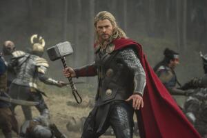 Chris Hemsworth Thor Dark World Grosby.jpg