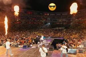 Eduin Caz compartió esta foto de uno de los conciertos llenos de Grupo Firme a modo de respuesta para sus detractores. 