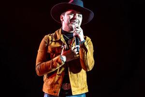 Con tres meses de anticipación, Christian Nodal planeó la compra del anillo de compromiso de Belinda