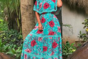 Atuendos de Ana Patricia en colores vibrantes
