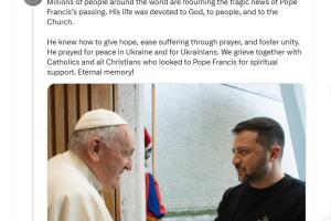 zelensky y el papa francisco.jpg