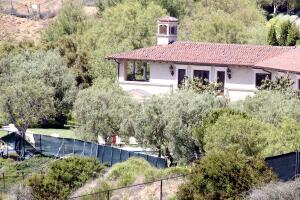 EXC Prince Harry - Meghan Markle Mansion