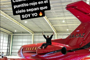 Eduin Caz avión privado