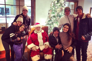 Mayrín Villanueva y familia