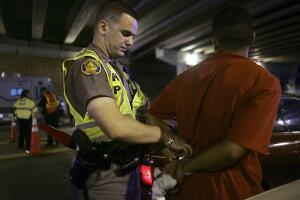 La FHP puede detener y procesar inmigrantes para deportación.