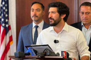 congresistas representantes exigen frenar colaboración ICE ciudades condado bexar san antonio texas