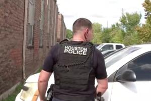 HOUSTON-POLICE.jpg