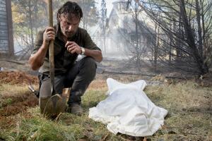 twd-rick-carl-muerte-s8.jpg