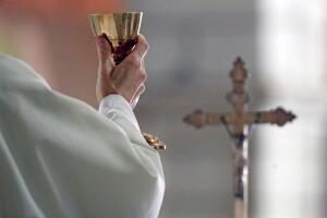 Iglesia catolica Grosby.jpg