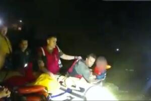 mamá hijo rescatados corriente Río Grande atrapados Mission Texas