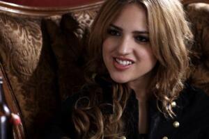 Eiza González en Mujeres asesinas