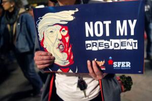 En 2018 y 2020, el estilo de la Casa Blanca del presidente Trump hizo que muchos liberales salieran a votar.