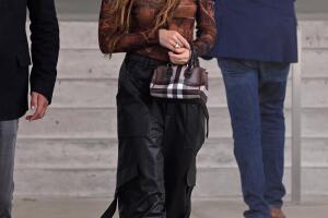 Shakira se muestra sonriente en su última salida pública.