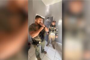 ICE San Antonio operativo federal uso de la fuerza familia hispana derechos civiles