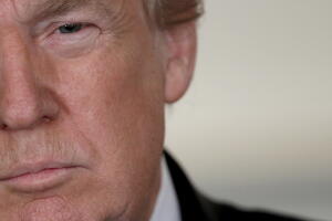 En las tres ocasiones que el presidente Trump ha reaccionado a tiroteos masivos nunca ha nombrado las armas.