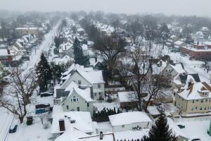 Suben a 17 las muertes por frío extremo en Nueva Jersey tras semanas de clima severo.