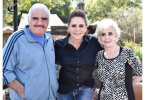 Mara-Patricia-Vicente-Fernández-Doña-Cuquita