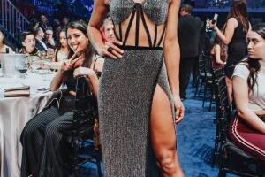 alejandra espinoza premio lo nuestro