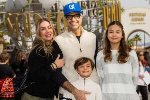 Jaime Camil, su esposa e hijos