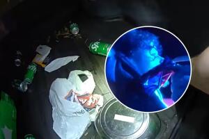 En el vehículo se encontró un arma de fuego y marihuana, lo que podría agravar los cargos.
