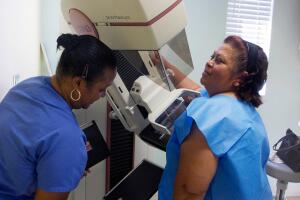 Mamografías gratuitas en el condado de Sacramento durante octubre