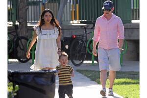 macaulay-culkin-fotos-hijos-pareja-brenda-song.jpg