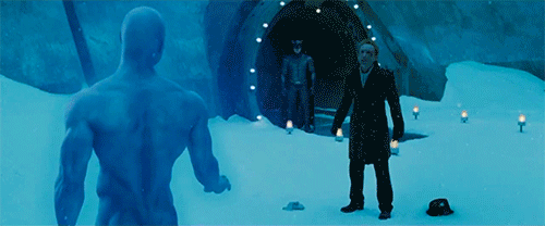 Dr Manhattan mata a Rorschach